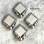 M173/2個/シルバーボールとスクエアパーツの刺繍カボション