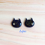 猫のきらめくピアス/イヤリング
