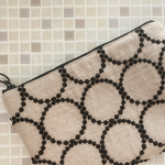tambourine  ライトベージュ × ブラック　コスメポーチ　20  ミナペルホネンの刺繍生地　タンバリン　ポーチ