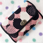 レトロないちご* 通帳も入るお財布 Sﾌｧｽﾅｰ＊ コットンリネン