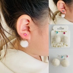 クリスマスカラー【フェイクファーポンポンの樹脂イヤリング】子供から大人まで楽しめるノンホール樹脂ピアス