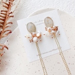 秋冬 antique design ロング ピアス/イヤリング ベージュ
