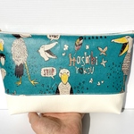 歩一歩/Hoippo様オーダー品❤️ハシビロコウ🦤ターコイズブルー　ラミネートとソフトレザー大きなマチありポーチ　25cmファスナー