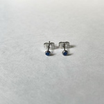極小丸いブルーピアス・樹脂ピアス・イヤリング