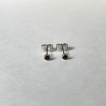 極小ブラック丸いピアス・樹脂ピアス・イヤリング