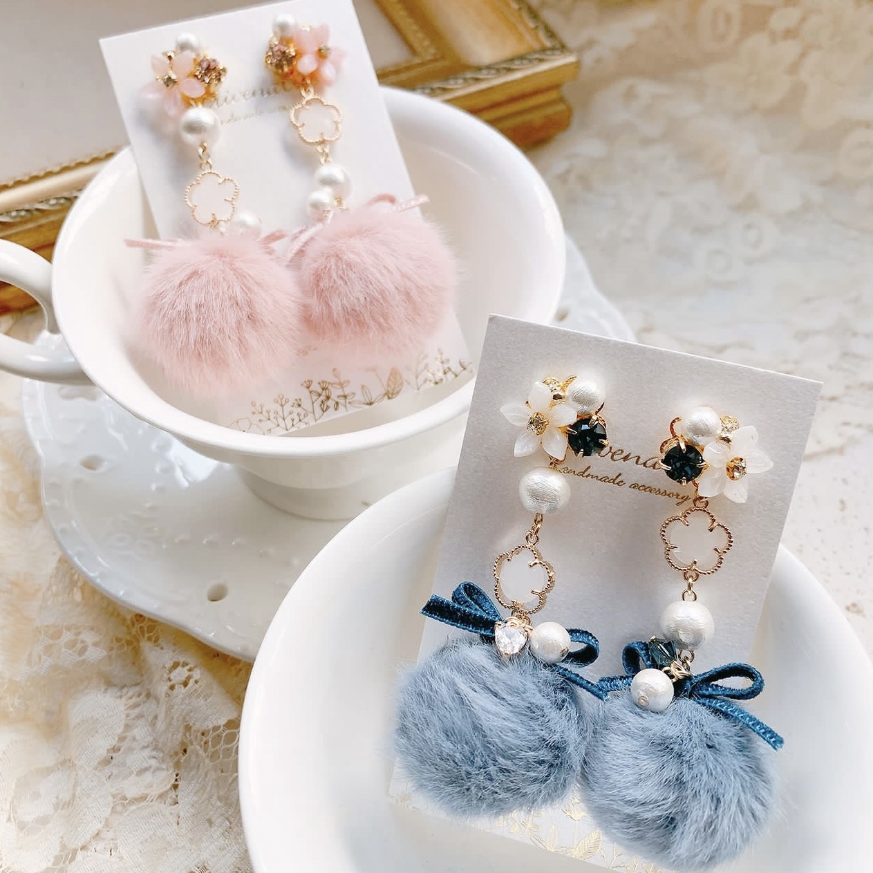 【266C】ベロアリボンとファーボールフラワービジュー ピアス/イヤリング 266C】ベロアリボンとファーボールフラワービジュー ピアス