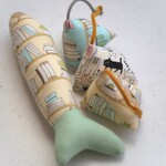 チャリティ【またたび入り】ミニけりぐるみ＆まきびしセット　✿飼い主のいない猫達にに幸せを✿