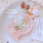 【冬季限定】くまちゃんのスノードームシャカシャカキーホルダー　ハンドメイドレジン　押し花　キーホルダー　ハンドメイドキーホルダー　クリスマス　クリスマスプレゼント　雪　冬　ギフト　スノードーム