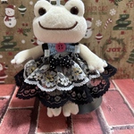 Ｐ135:かえるのピクルス　マスコットピクルスレースドレス