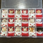 125【再販】シルバニア　赤ちゃん　ベッド　布団　ケース　収納　イチゴ＆赤無地柄