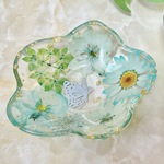 お花と蝶々ペパーミント色フラワー型小皿ボタニカル柄🍃   小物入れやリングピローやアクセサリートレイに