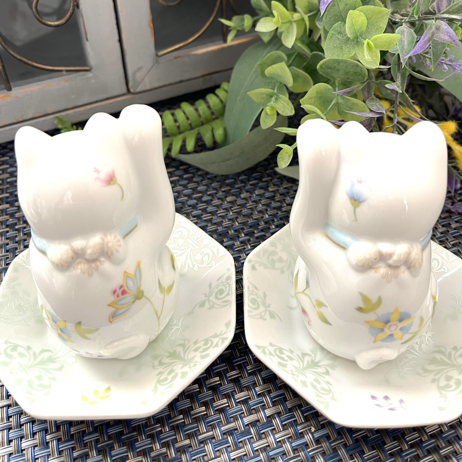 オリエンタルフラワー柄の招き猫＆八角プレートセット - cocoa