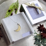 『Xmas限定ギフト』三日月to淡水パール ネックレス(umber) ステンドグラス