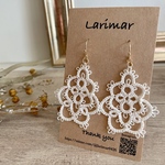 雫のレースピアス（ホワイト）