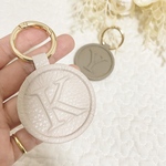【本革使用】イニシャルレザーチャーム♡ お気に入りのカラーで…♡