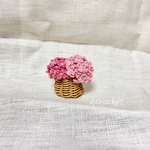刺繍糸で編んだ紫陽花みたいな小花の二輪刺し(pink)