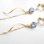 Color drop～Lサファイア～【イヤリング】海　ゆらゆら揺れる  スワロフスキー    ネジバネ式イヤリング　サファイヤ