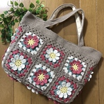お花モチーフのトートバッグ