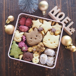 「ねこたちのクリスマス♪クッキー缶」（M）【期間限定缶】