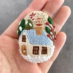 雪の積もる家 刺繍ブローチ リネン生地 クリスマス