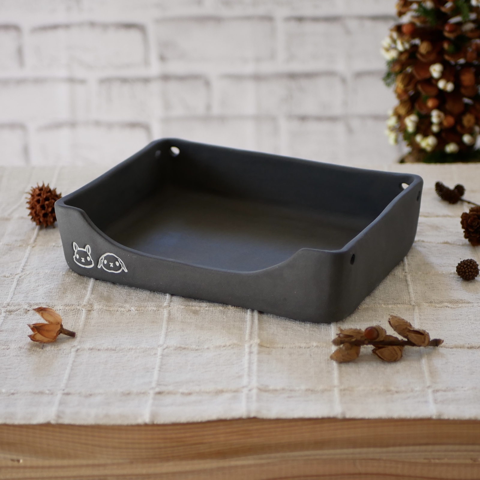 ✧新品未使用✧ うさぎの散歩道 ペレットフードディッシュ（チョコ） 813-01-03.jpg?1