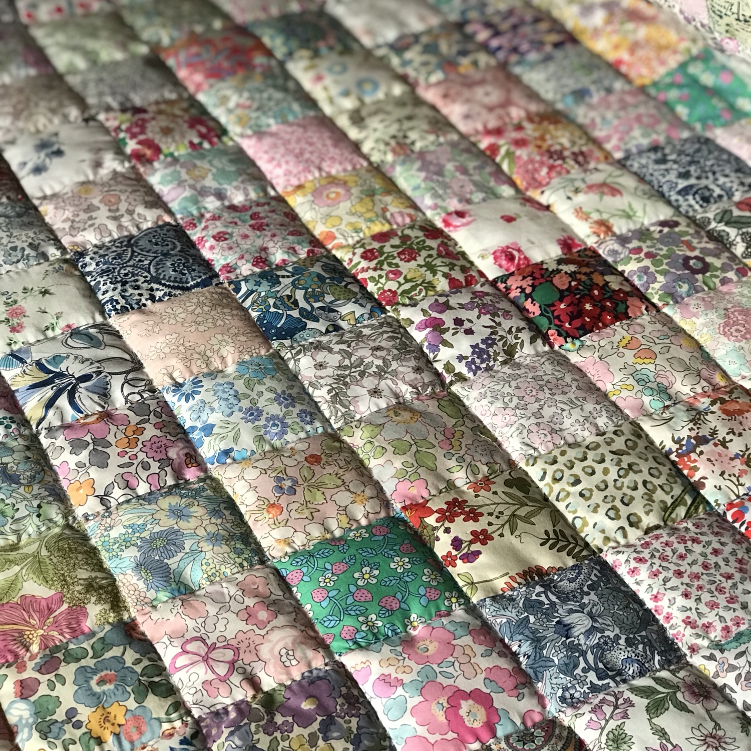 パッチワークキルトマット＊リバティ 優しいお花達 - EMIMUKU'S