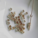 再販無し◆ デッドストック 4mm スクエア　ビーズ　ゴールド
