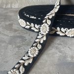 [実物のお色味と違う場合があります] インド刺繍リボン　花　インド刺繍　スパンコール　刺繍リボン　リボン　りぼん　※10月8日よりゆうパケットにて発送
