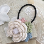 送料無料♡毛糸で編んだ　お花いっぱいヘアゴム