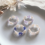 "あけおめSALE中" 程よくキラキラお花ビーズリング　アイボリー×色々　小さめサイズ　ピンキーリングにもおすすめ