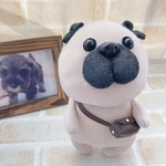 お出かけ♪．.♫ パグのぬいぐるみ