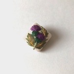スクエアシリーズ  刺繍ブローチ あざみ