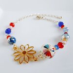送料無料＊和を感じる☆菊水の転写ビーズと大ぶりのお花の透かしチャームのブルーレッドカラーのブレスレット