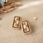ビーズ刺繍𓍯小さなお花✲長方形ピアス