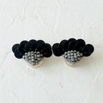 Flower petal BK × GY ear cuff (NO.2587)