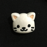 【送料無料】立体ねこの陶器風ブローチ