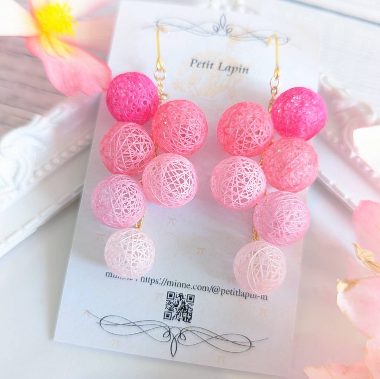 ピンク×グラデーションの糸玉ピアス/イヤリング