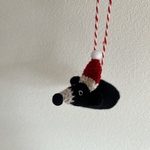 クリスマスの黒くまオーナメント(サンタ帽付き)