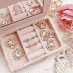 《キュービックジルコニアのリボンリング》指輪