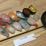 寿司11貫  アラ汁付き　ミニチュアA