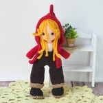 [S]【受注生産】恐竜さんジャケットの女の子　あみぐるみ　ストラップ