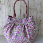 T様ご予約品＊送料込み＊かぎ編み模様のふんわりギャザーバッグ（ピンク）