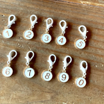 白の段数マーカー