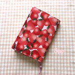 いちごが詰まったブックカバーパート2