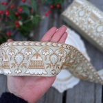 インド刺繍リボン no.184 (25cm・すずらん・鐘・カンパニュラ・チロリアンテープ・ハンドメイド素材)