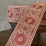 [実物のお色味と違う場合があります] インド刺繍リボン　花　インド刺繍　スパンコール　刺繍リボン　リボン　りぼん　※10月8日よりゆうパケットにて発送