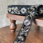 [実物のお色味と違う場合があります] インド刺繍リボン　花　インド刺繍　スパンコール　刺繍リボン　リボン　りぼん　※10月8日よりゆうパケットにて発送