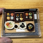 三つの箱の手まり寿司セット