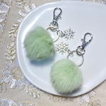 【winter sale】💚❄️もこもこファーのスノーキーチャーム
