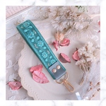 インド刺繍リボンが可愛すぎる♥ハンドストラップ / green × black